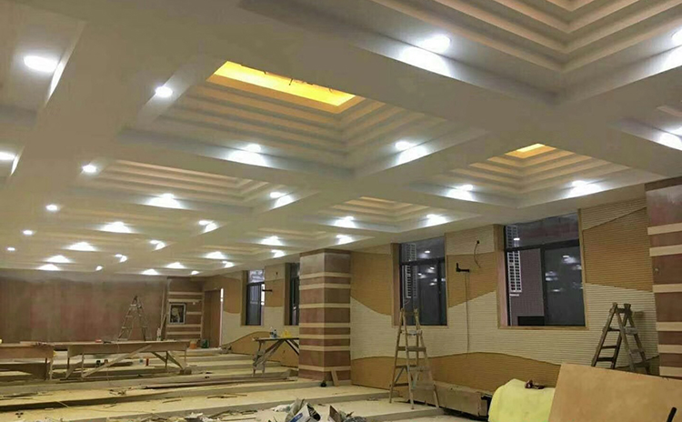 廣東深圳市中學(xué)多功能廳吸音工程